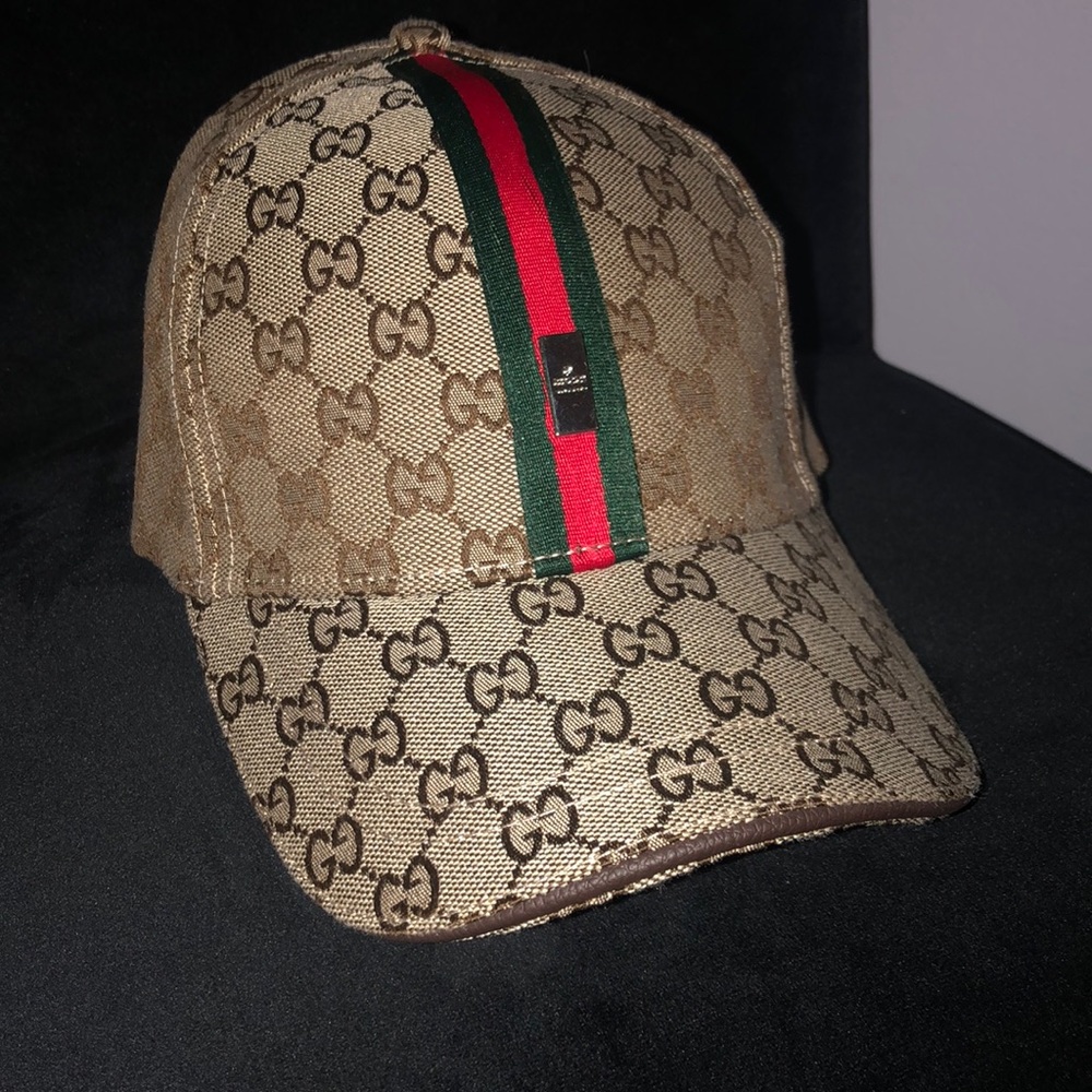NOT AUTHENTIC Gucci hat